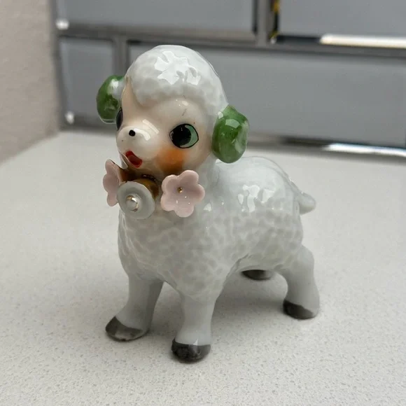 Vintage Glossy Ceramic Lamb Figurine Easter 1950s Springtime Decor Made in Japan - Picture 3 of 17